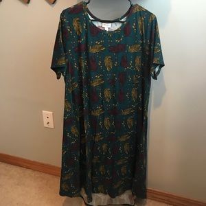 Lularoe XL Carly feather dress with pocket!